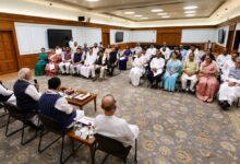 Photo of प्रधानमंत्री मोदी ने बागी सांसदों से की मुलाकात, कहा- NDA को अपना परिवार समझें, हर कदम पर साथ खड़े हैं, टेंशन मत लीजिए