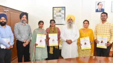 Photo of गुरमीत सिंह खुड्डियां ने पशुपालन विभाग में चार नवनियुक्त उम्मीदवारों को सौंपे नियुक्ति पत्र