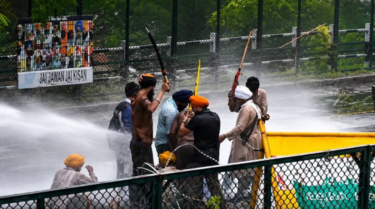 चंडीगढ़ में सिख बंदियों की रिहाई को लेकर प्रदर्शन, पुलिस से झड़प, वाटर कैनन और आंसू गैस का इस्तेमाल