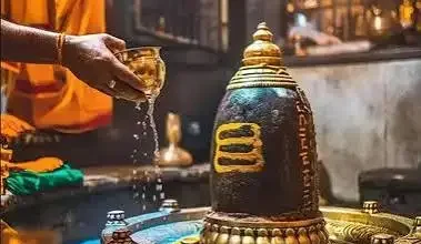 Photo of सावन के पहले सोमवार पर शिवमय हुआ देश, काशी से उज्जैन तक उमड़े श्रद्धालु