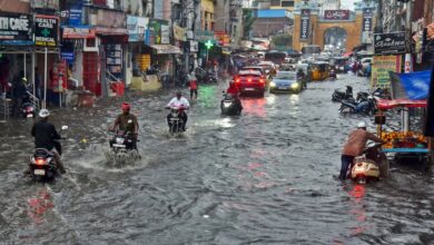 Photo of यूपी में बारिश का कहर, नदियां उफान पर, कई जिलों में बाढ़ जैसे हालात; घाटों और सड़कों पर पानी-पानी