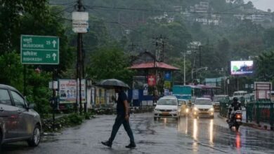 Photo of उत्तराखंड में बारिश का कहर जारी, 7 जिलों में भारी बारिश का अलर्ट, 80 सड़कें बंद