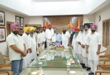 Photo of आप विधायक धालीवाल ने राज्यपाल से की मुलाकात, अजनाला को बाढ़ से बचाने के लिए उज नदी पर डैम बनाने की मांग की