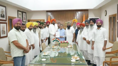 Photo of आप विधायक धालीवाल ने राज्यपाल से की मुलाकात, अजनाला को बाढ़ से बचाने के लिए उज नदी पर डैम बनाने की मांग की