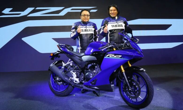Yamaha YZF R2 Launch