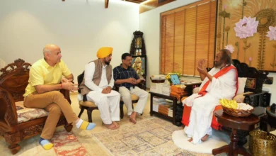 Photo of श्री श्री रविशंकर से मिले सीएम भगवंत मान, केजरीवाल और मनीष सिसोदिया भी रहे मौजूद