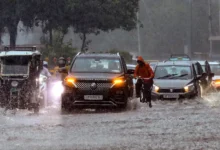 Photo of दिल्ली-NCR में बारिश ने बदला मौसम, तेज हवाओं के साथ कई इलाकों में झमाझम बारिश