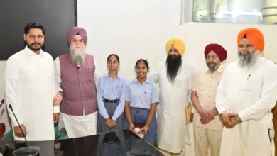 Photo of पंजाब विधानसभा पहुंचे स्कूली छात्र, स्पीकर संधवां ने लोकतंत्र और राजनीति का पढ़ाया पाठ