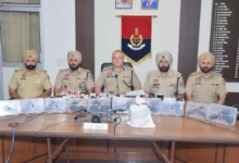 Photo of सीमा पार सप्लाई नेटवर्क का पर्दाफाश, 7 आरोपी गिरफ्तार, 10 पिस्तौल, 1 किलो हेरोइन और ड्रोन बरामद