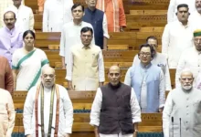 Photo of मानसून सत्र के आखिरी दिन भी नहीं टूटा गतिरोध, वंदे मातरम् के बाद लोकसभा अनिश्चितकाल के लिए स्थगित