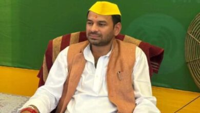 Photo of ‘भोजपुरी बवाल’ पर संग्राम, तेज प्रताप ने मोतीलाल राय पर धमकी देने का लगाया आरोप