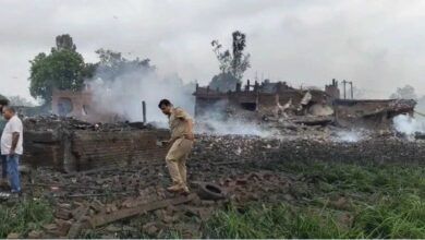 Photo of कौशांबी में पटाखा गोदाम में भीषण विस्फोट, कई मकान क्षतिग्रस्त, 4 से ज्यादा लोगों के हताहत होने की आशंका