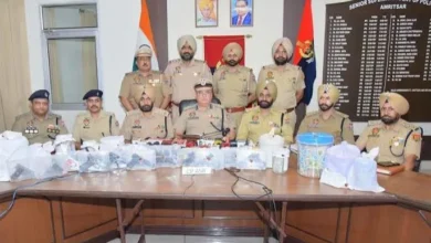 Photo of अमृतसर में दो सगे भाइयों समेत 9 गिरफ्तार, 8 पिस्तौल, 8.5 किलो हेरोइन और 12.95 लाख रुपये ड्रग मनी बरामद