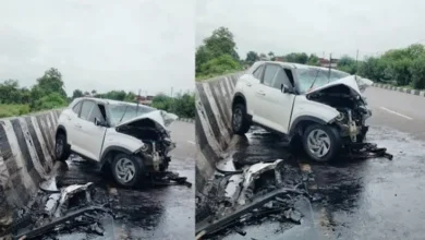 Photo of झांसी में सड़क हादसे में अतीक अहमद के बेटे अबान अहमद की मौत, कार बुरी तरह क्षतिग्रस्त