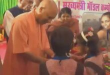 Photo of रायबरेली में CM योगी का बड़ा तोहफा, सपेरा समुदाय को दिए आवासीय पट्टे, बच्चियों ने बांधी राखी