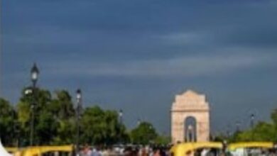 Photo of दिल्ली में आज गर्मी और उमस करेगी परेशान, जानें कब होगी बारिश?