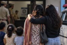Photo of 3 बच्चों की मां ने पति को छोड़ा, युवती के साथ रहने का लिया फैसला, पुलिस के सामने कही ये बात