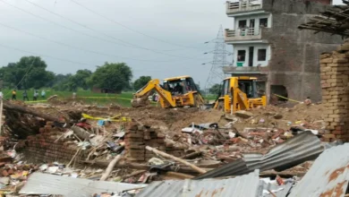 Photo of कौशांबी में अवैध पटाखा फैक्ट्री में भीषण विस्फोट, 15 लोगों की मौत; 9 पुलिसकर्मी निलंबित