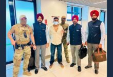 Photo of यूरोप से पहली हवालगी, पंजाब पुलिस ने केंद्रीय एजेंसियों के सहयोग से भगोड़े अपराधी अमृत दालम को मोल्दोवा से वापस लाया