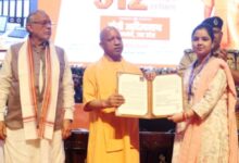 Photo of मुख्यमंत्री योगी के हाथों नियुक्ति पत्र पाकर खिले अभ्यर्थियों के चेहरे, बोले- बिना सिफारिश मिली नौकरी