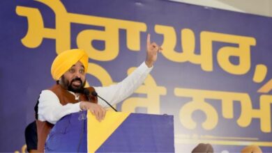 Photo of Punjab में परिवारों को बड़ी सौगात, सीएम मान ने दिए घरों के मालिकाना हक, दशकों का इंतजार खत्म