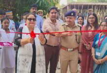 Photo of संभल में काव्या ने सुनाई उर्दू वर्णमाला, बुशरा ने 12 का पहाड़ा सुनाकर चौंकाया, कमिश्नर संगीता सिंह भी रह गईं हैरान