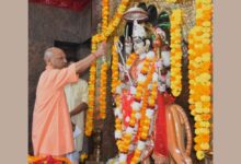 Photo of शारदीय नवरात्रि पर CM Yogi ने मां पाटेश्वरी के किए दर्शन, प्रदेश के लिए मांगा आशीर्वाद
