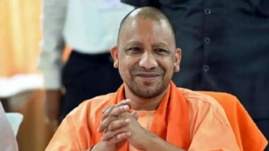Photo of CM Yogi ने वीर पुलिसकर्मियों को किया सम्मानित, शहीद निरीक्षक सुनील कुमार की पत्नी को किया सम्मान