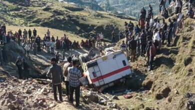 Photo of जम्मू-कश्मीर के उधमपुर में बड़ा हादसा, 100 फीट गहरी खाई में गिरी बस, 10 से ज्यादा घायल