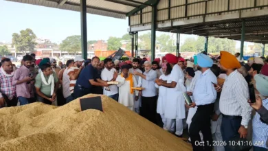 Photo of बटाला मंडी से धान की सरकारी खरीद शुरू, किसानों की फसल का दाना-दाना खरीदने का भरोसा
