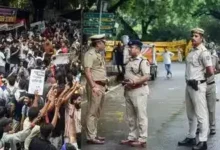 Photo of दिल्ली में सोशल मीडिया अफवाहों पर पुलिस की कार्रवाई, 4 FIR दर्ज; 200 से अधिक पोस्ट हटाए गए