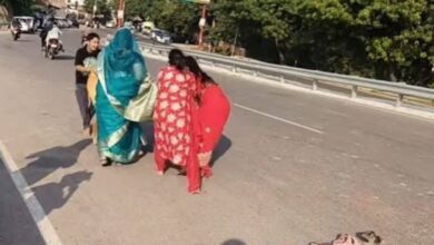 Photo of उन्नाव में रील बनाने के लिए सड़क पर खेली कबड्डी, वीडियो वायरल