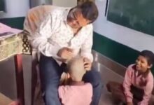 Photo of छात्र के सिर पर तबला बजाते टीचर ने बनाई रील, BSA ने किया सस्पेंड