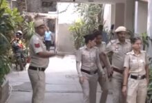 Photo of CJP की तिरंगा यात्रा से पहले दिल्ली पुलिस की कार्रवाई, अभिजीत दीपके के ठिकाने पर पहुंची टीम