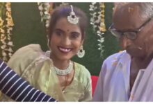 Photo of 75 साल के रामसुगर को 30 साल की रानी से हुआ प्यार, सगाई के बाद शादी की तैयारी